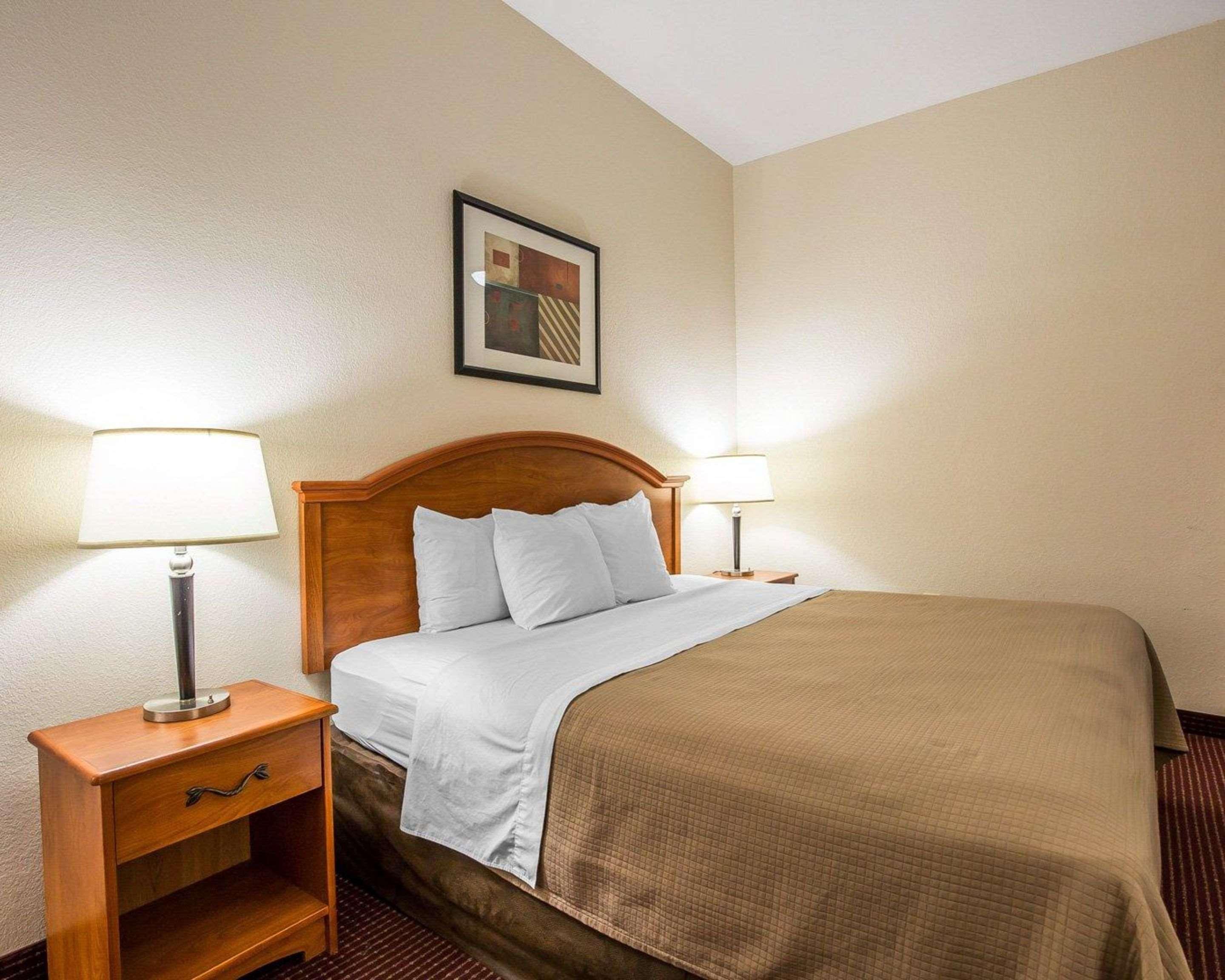 Hotel Econo Inn&suites 2*