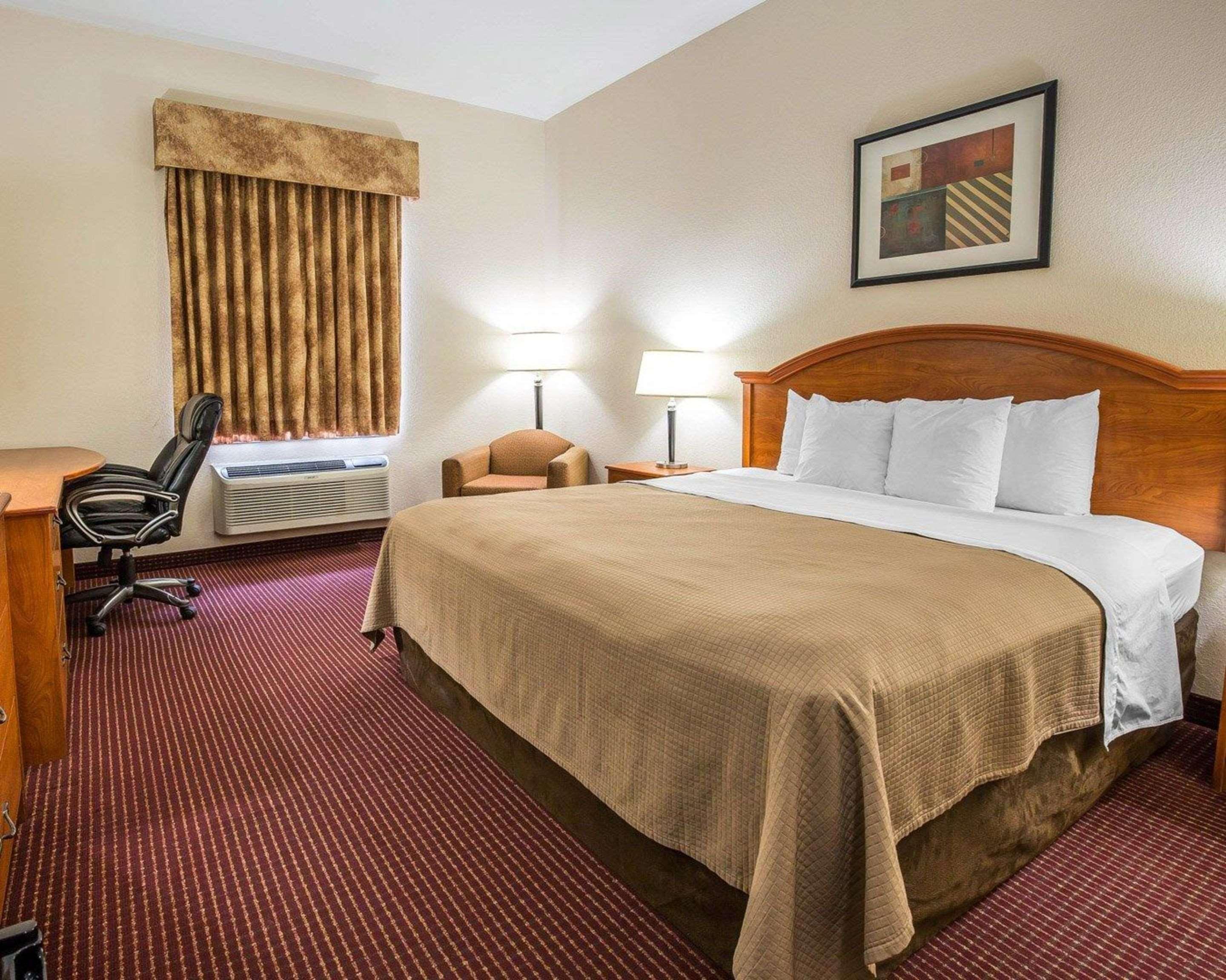 Econo Inn&suites 2*