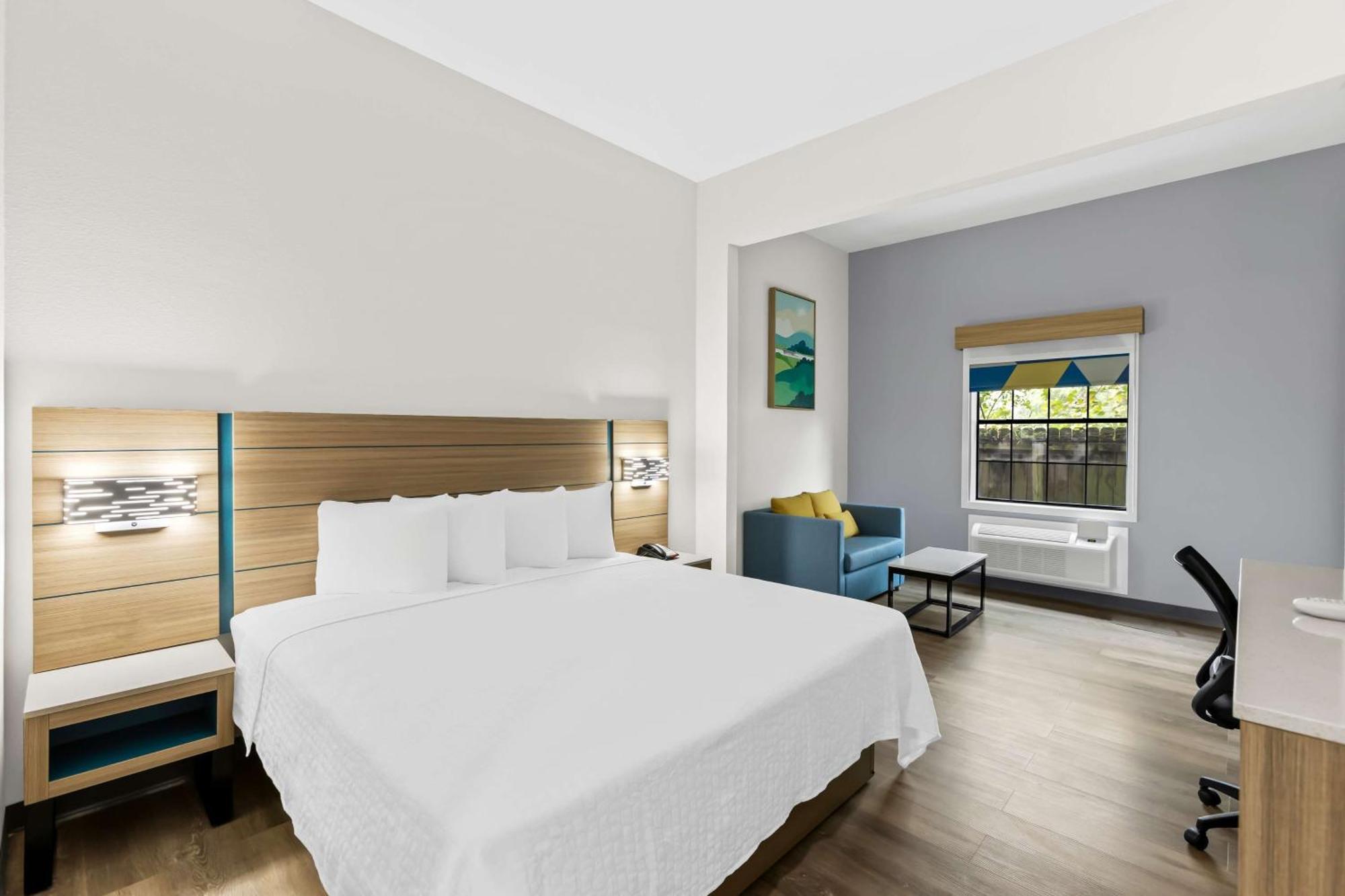 Hotel Econo Inn&suites 2*