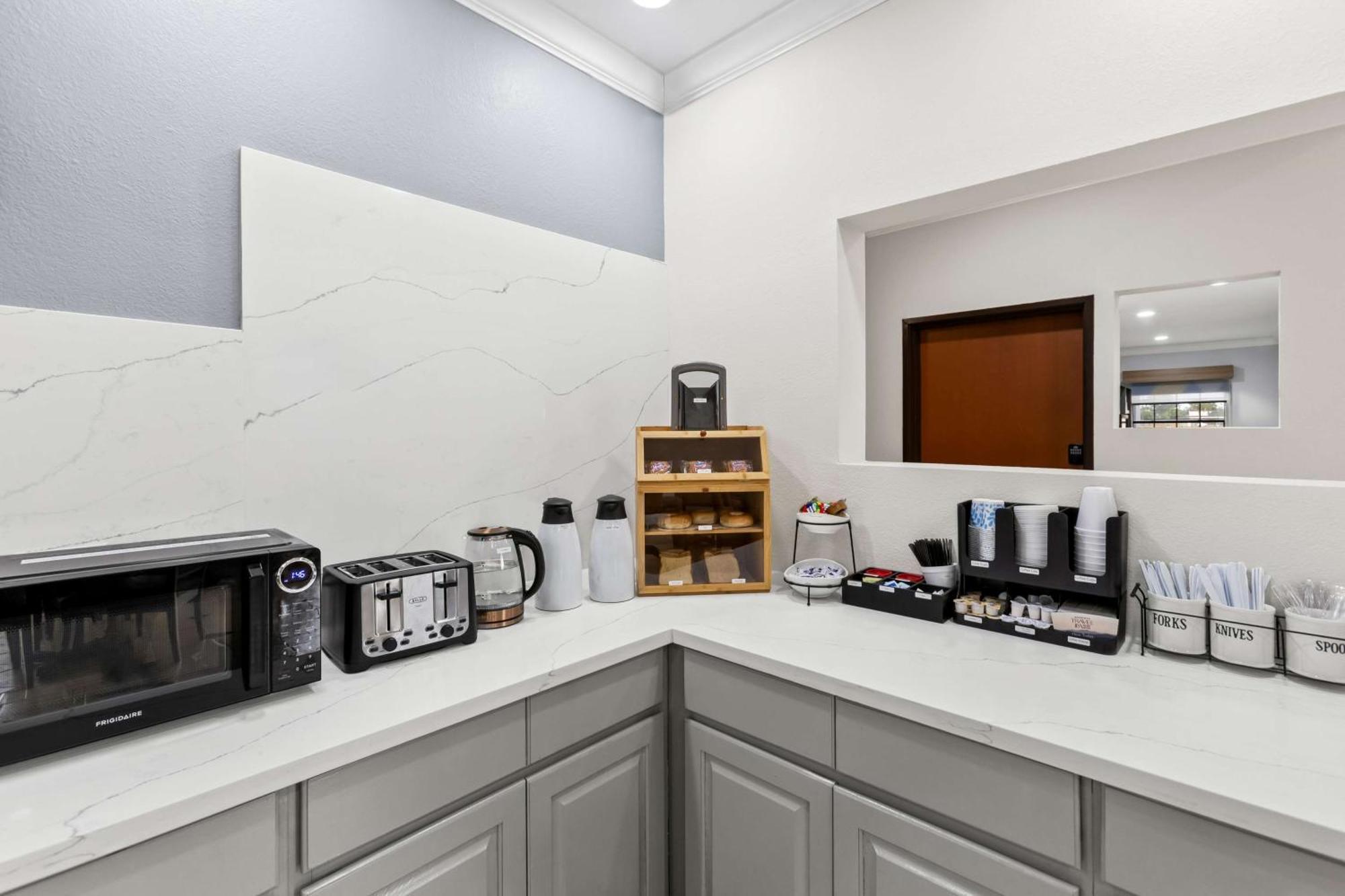 Econo Inn&suites