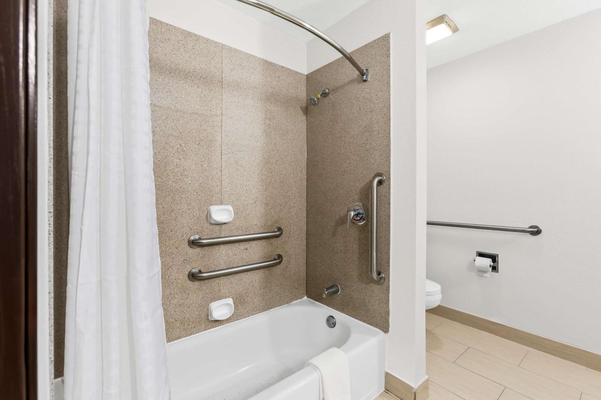 Econo Inn&suites 2*