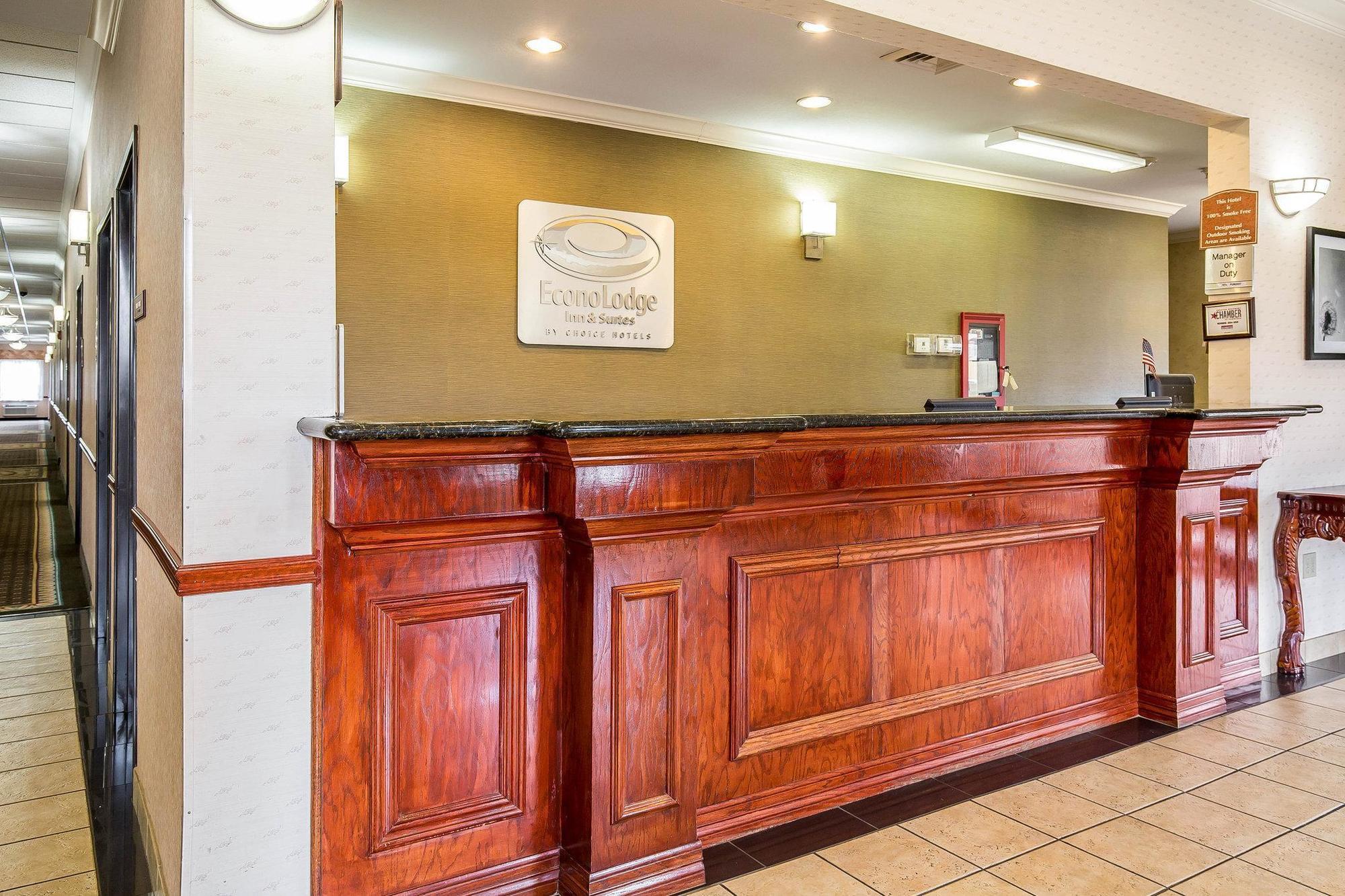Hotel Econo Inn&suites 2*