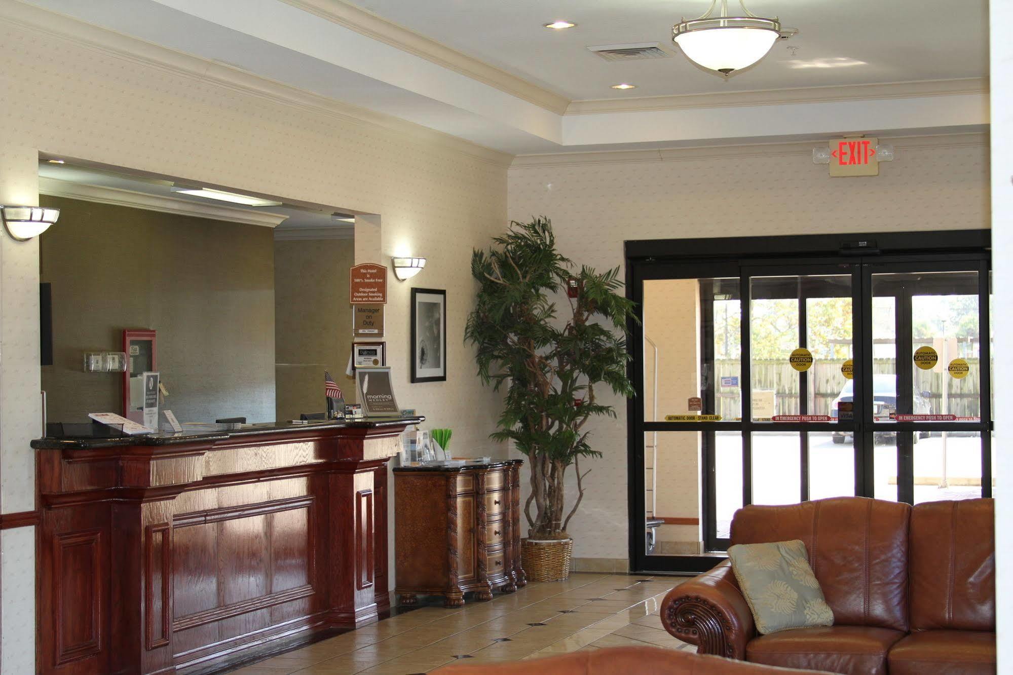 Econo Inn&suites Hotel 2*